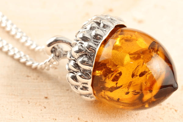 Dây Chuyền Đá Hổ Phách