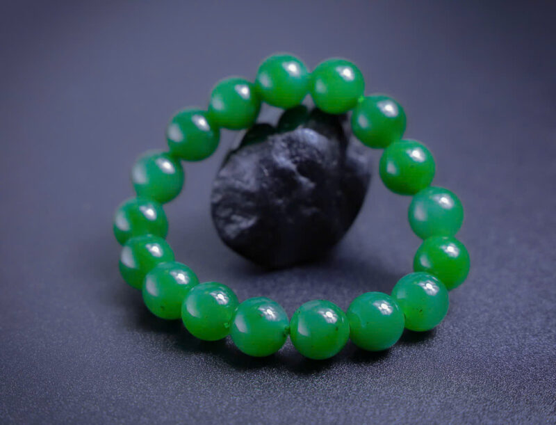 Ngọc Bích Nga Tự Nhiên (Russian Jade)