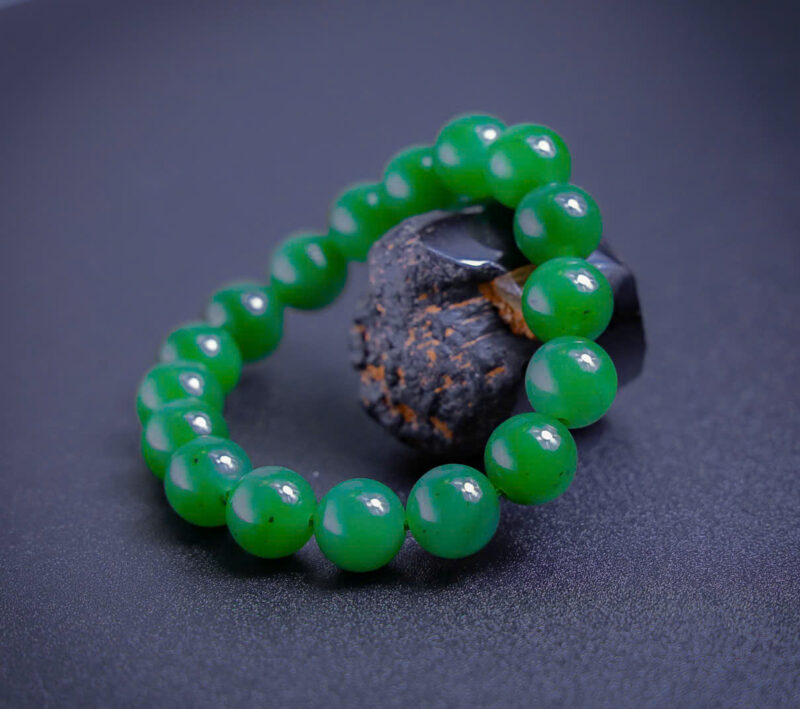 Ngọc Bích Nga Tự Nhiên (Russian Jade)