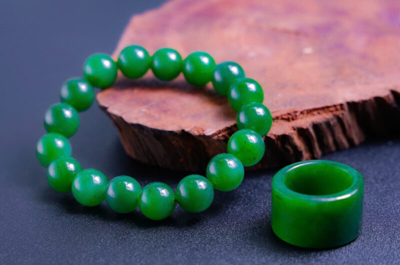 Ngọc Bích Nga Tự Nhiên (Russian Jade)
