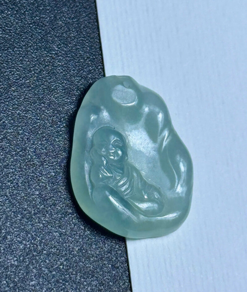Ngọc Phỉ Thúy Type A Tiểu Hòa Thượng An Nhiên Tự Tại (Size 3,3x2,35x0,4cm)