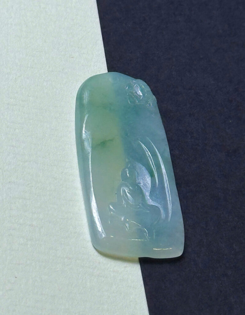 Mặt Ngọc Phỉ Thúy Type A – Quan Âm Ngồi Thiền Trong Vòm Sáng (Size 4x1,8x0,4cm)