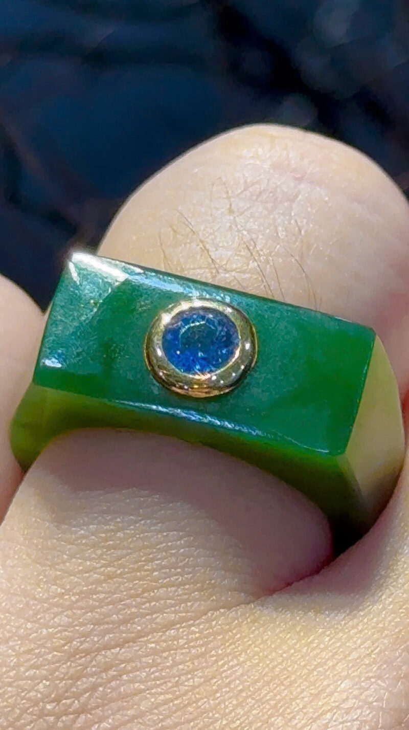 Nhẫn Ngọc Bích VIP Canada kết hợp Spinel xanh Neon Lục Yên / Tác phẩm độc bản từ Hoa Nghiêm