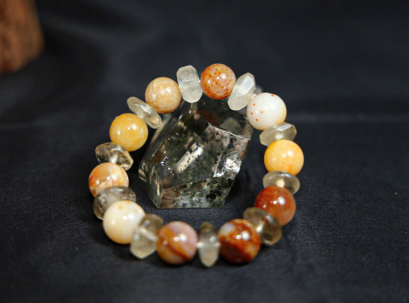 Pháp Hoa Tâm An Size 8li / Vòng Đá Chalcedony Việt Mix Topaz Tự Nhiên Thủ Công dưới bàn tay Việt