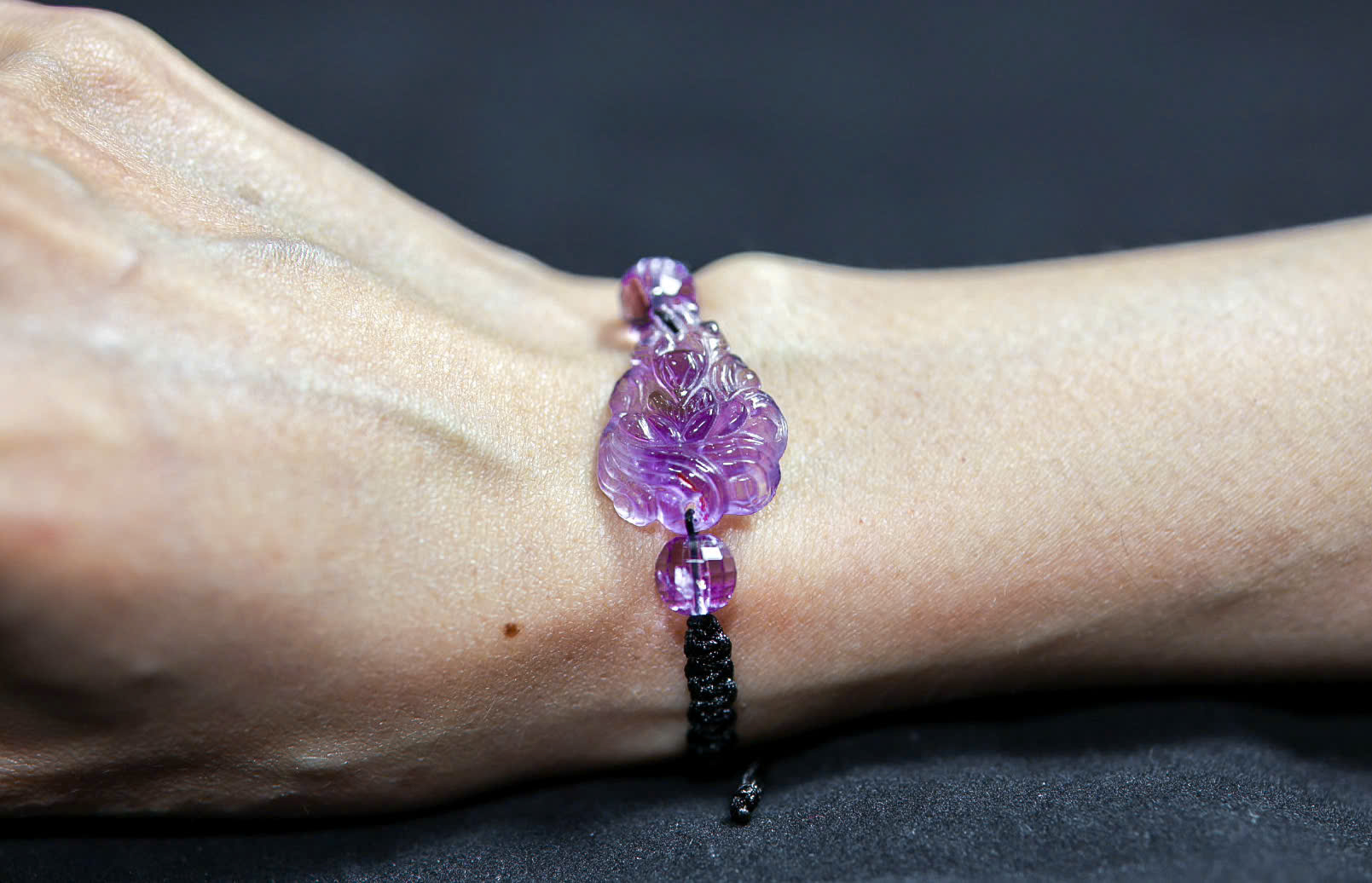 Dây Đeo Hồ Ly 9 Đuôi Thạch Anh Tím Dây Đeo Hồ Ly 9 Đuôi Thạch Anh Tím