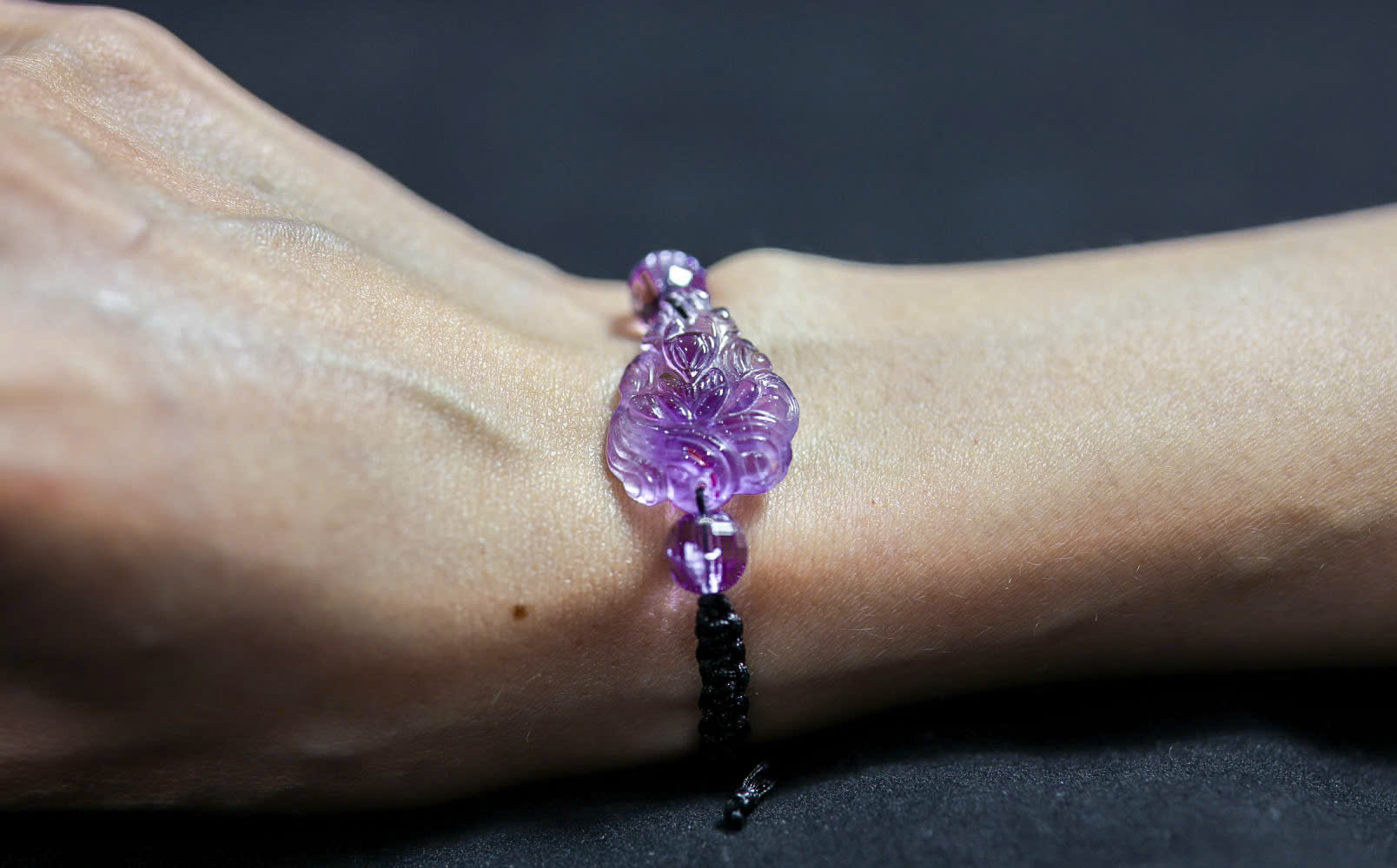 Dây Đeo Hồ Ly 9 Đuôi Thạch Anh Tím Dây Đeo Hồ Ly 9 Đuôi Thạch Anh Tím