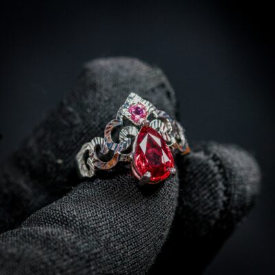 Spinel Lục Yên Đỏ Rượu & Khi Giá Trị Chân Thật Tự Lên Tiếng