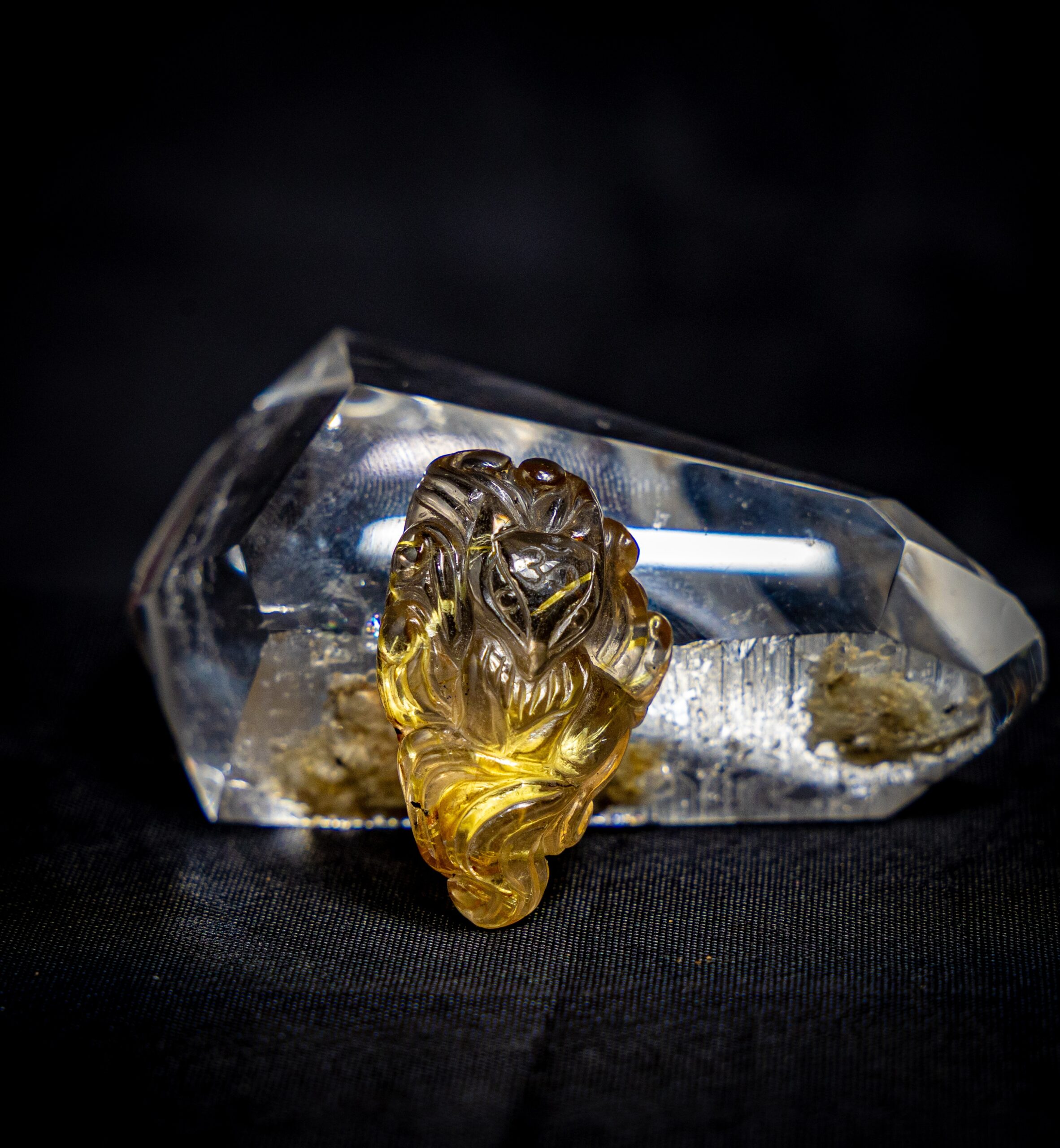 HỒ LY THẠCH ANH TÓC VÀNG SVIP