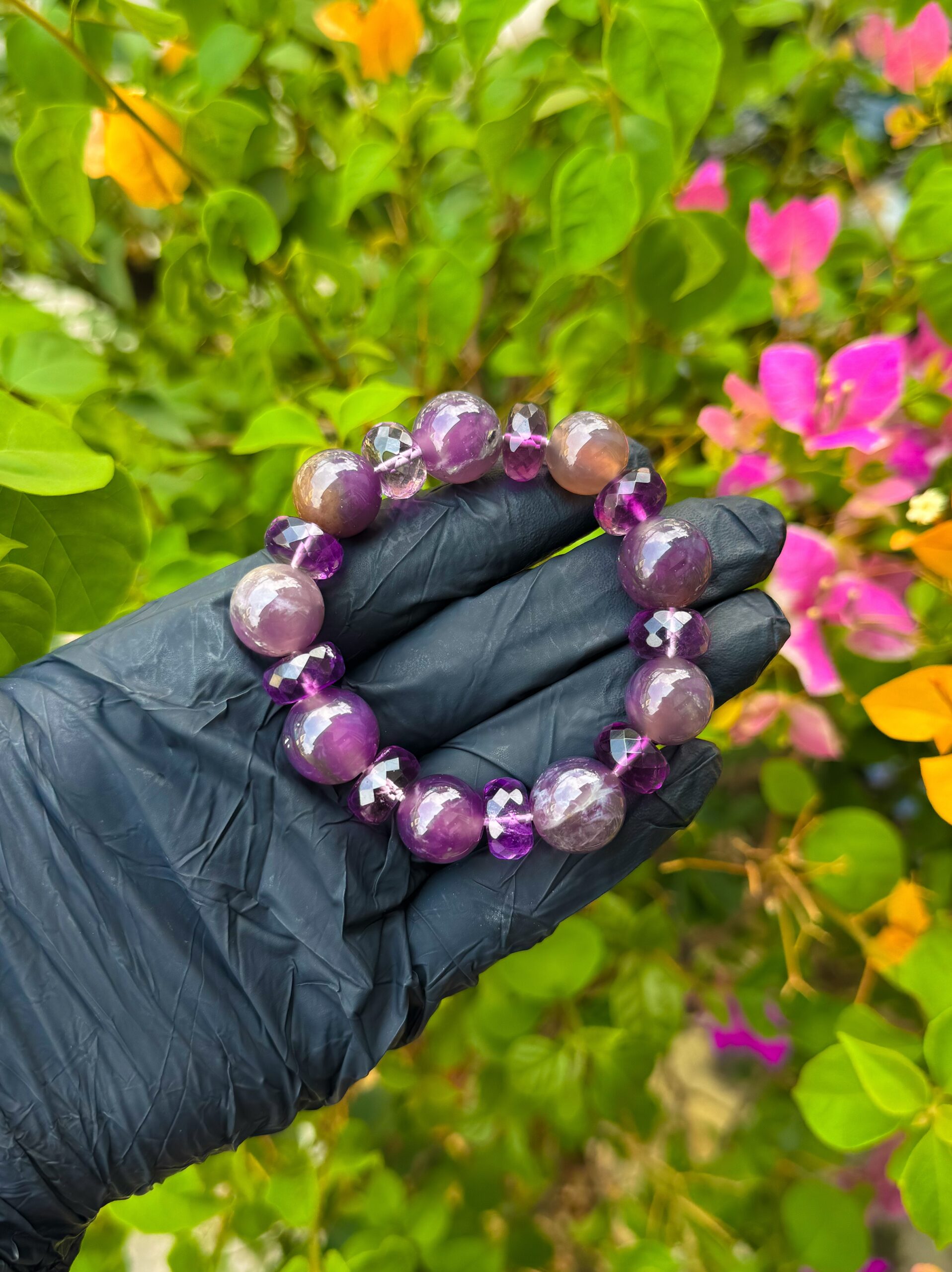 KHOẢNG LẶNG CỦA SẮC TÍM: KHI CHALCEDONY VIỆT NAM GIAO THOA CÙNG AMETHYST URUGUAY
