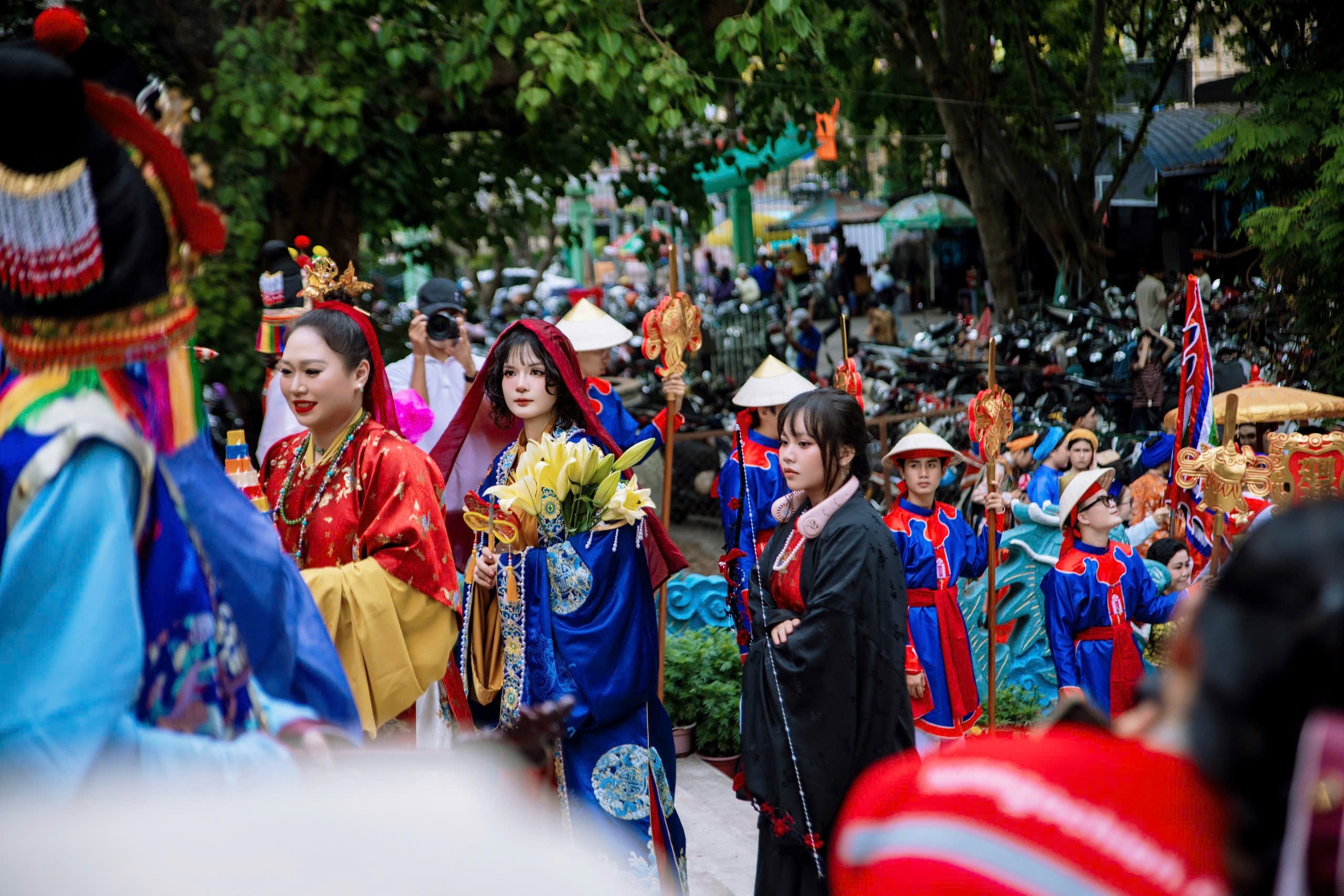 TÌNH YÊU QUÊ HƯƠNG ĐẤT NƯỚC, VĂN HÓA TRUYỀN THỐNG