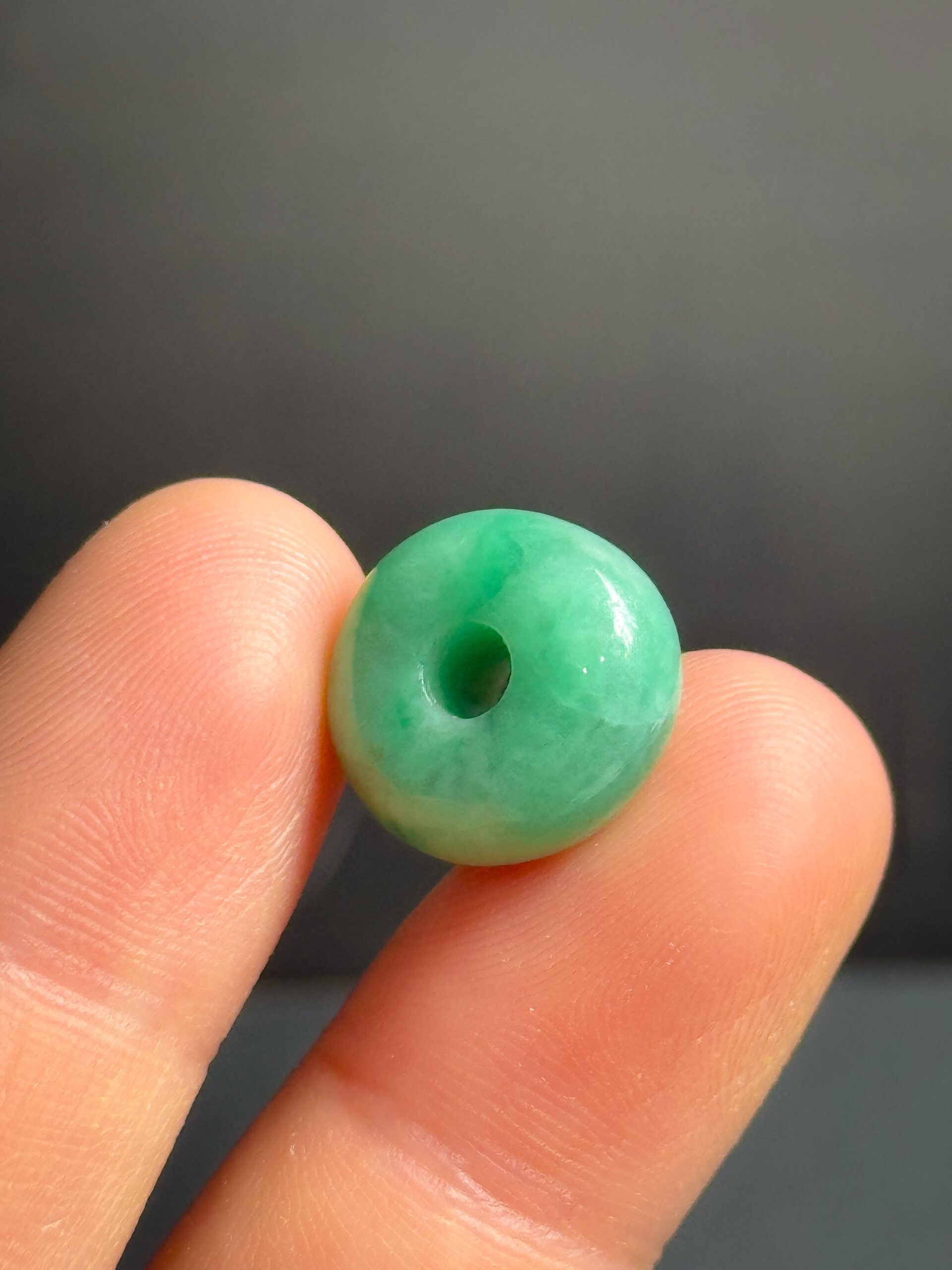 Charm Donut Type A Nền Sơn Thuỷ Điểm Táo Charm Donut Type A Nền Sơn Thuỷ Điểm Táo