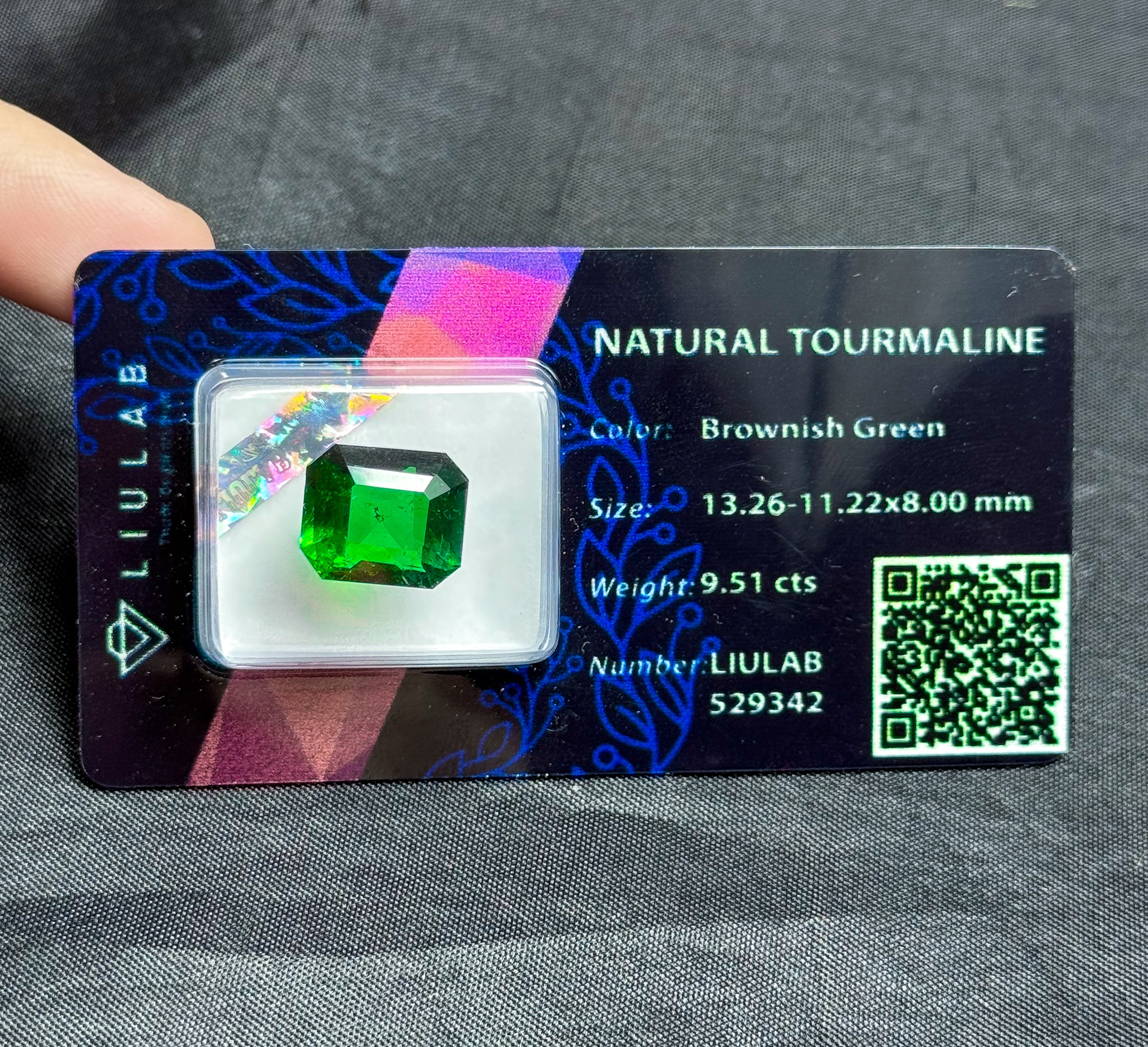Natural tourmailine Natural tourmailine