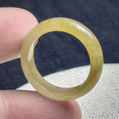 Nhẫn Jadeite Hoàng Phỉ Nhạt