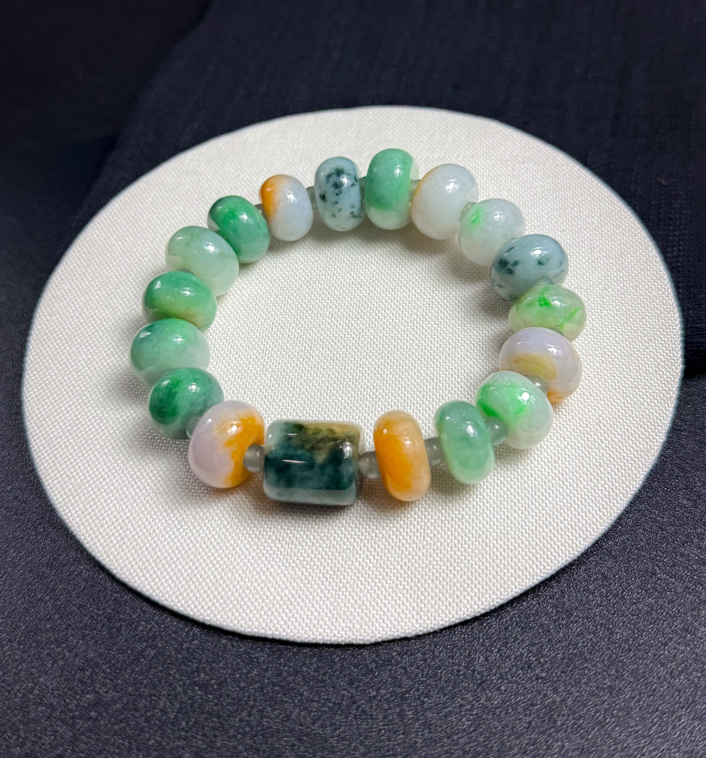 Vòng Jadeite Myanmar Type A | Độc Bản Từng Viên Ngọc Vòng Jadeite Myanmar Type A | Độc Bản Từng Viên Ngọc