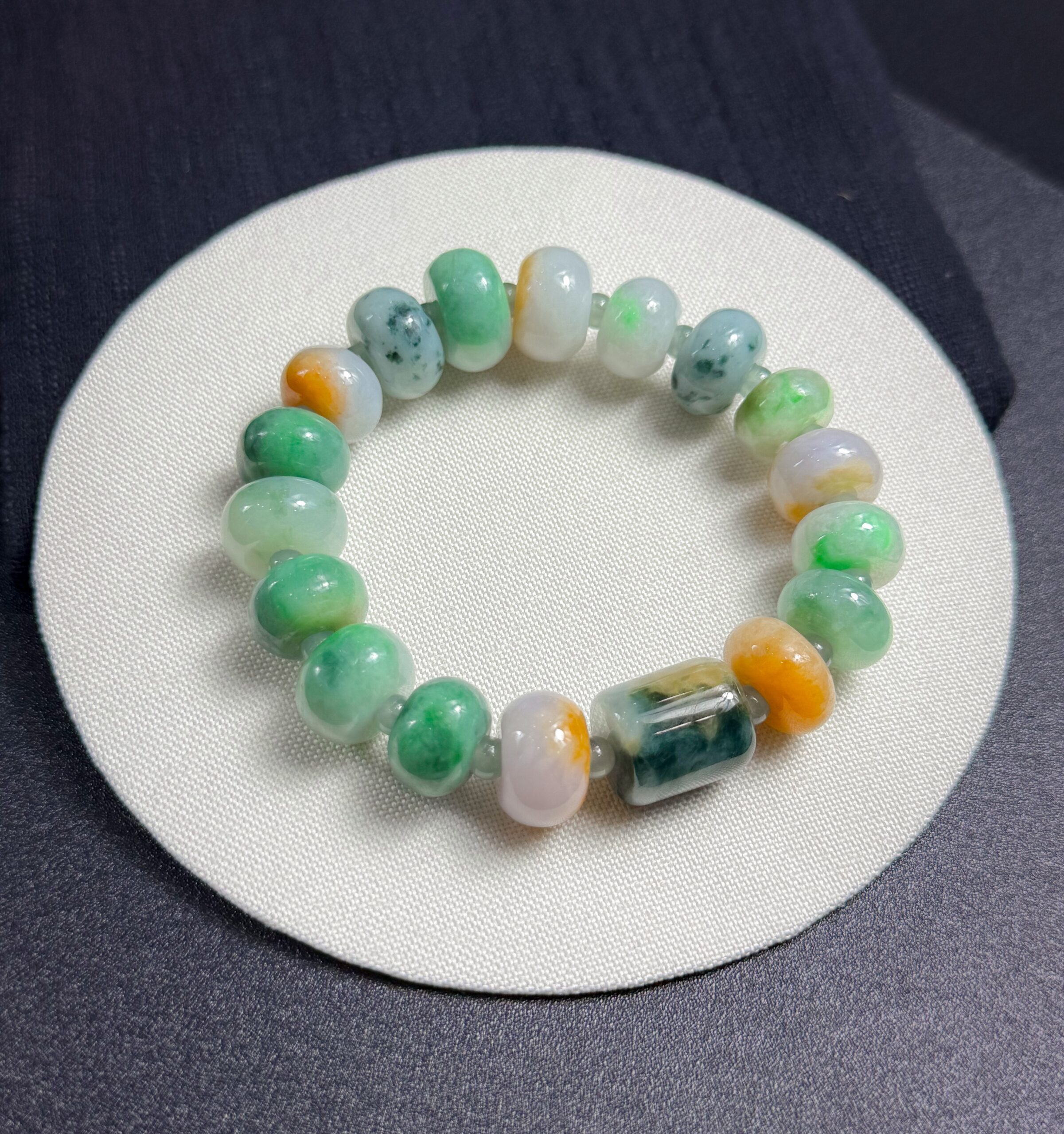 Vòng Jadeite Myanmar Type A | Độc Bản Từng Viên Ngọc Vòng Jadeite Myanmar Type A | Độc Bản Từng Viên Ngọc