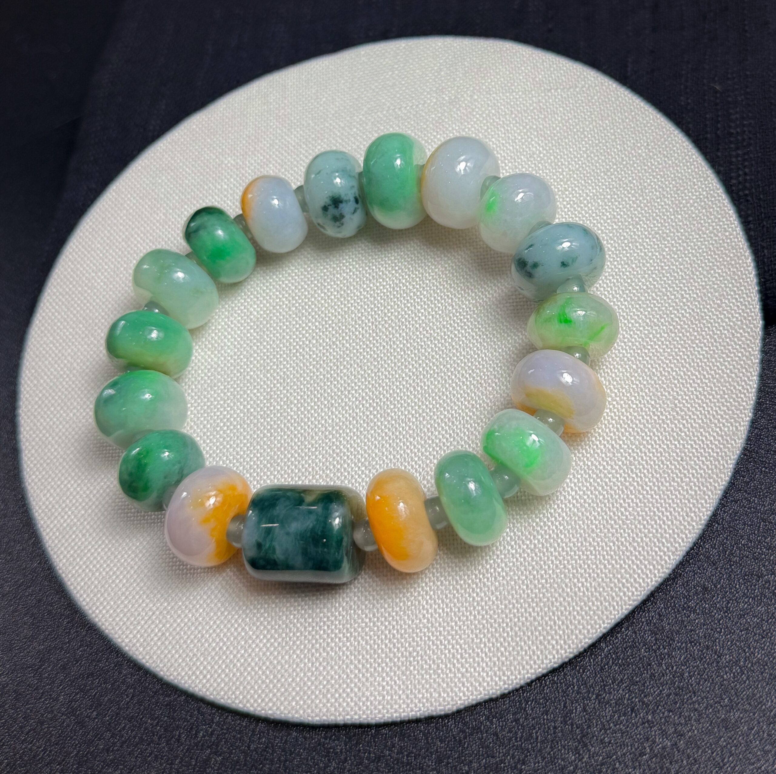 Vòng Jadeite Myanmar Type A | Độc Bản Từng Viên Ngọc Vòng Jadeite Myanmar Type A | Độc Bản Từng Viên Ngọc