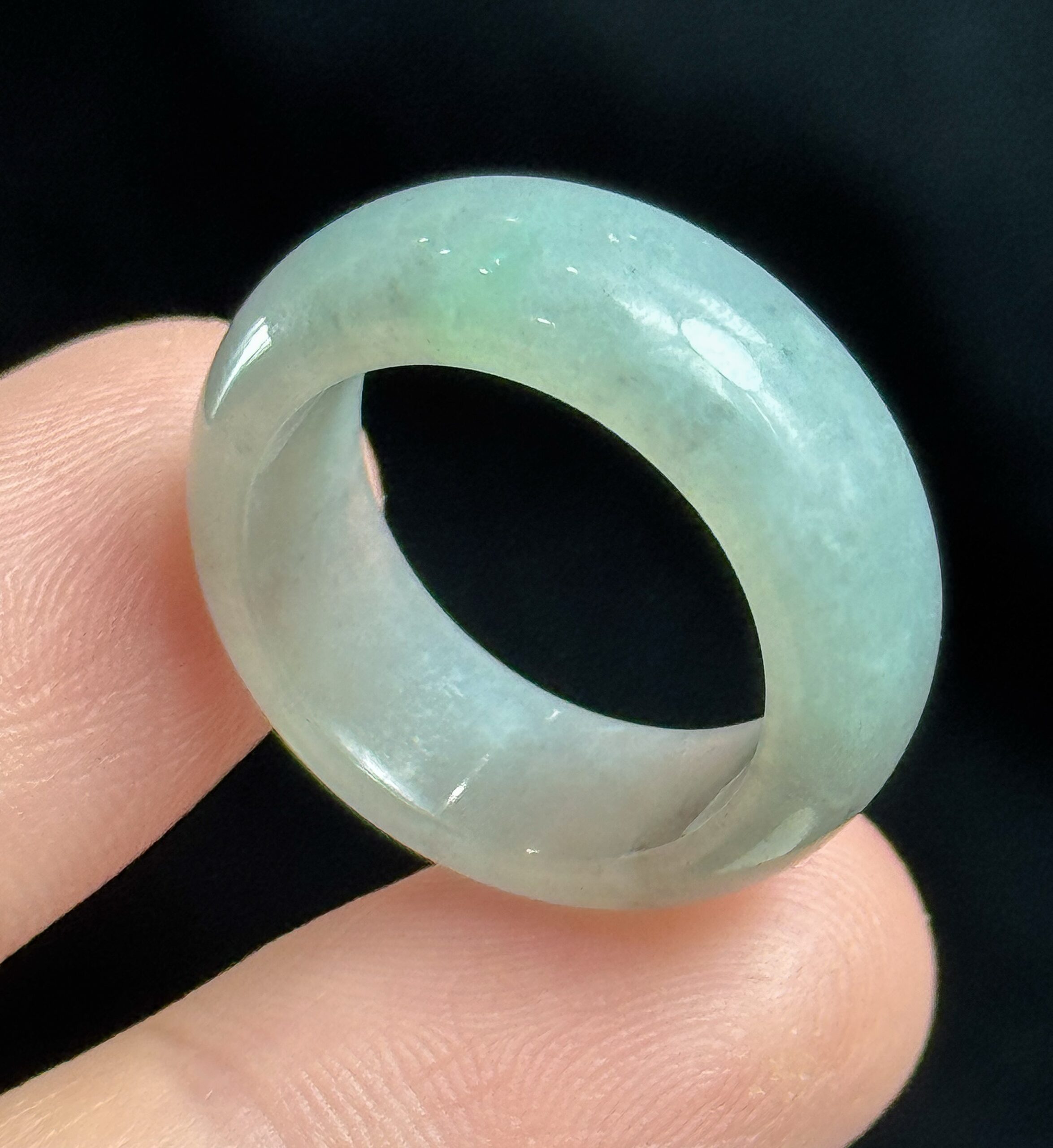 Nhẫn Jadeite Type A Bạch Thanh Phiêu Lục Gà Đen Nhẫn Jadeite Type A Bạch Thanh Phiêu Lục Gà Đen