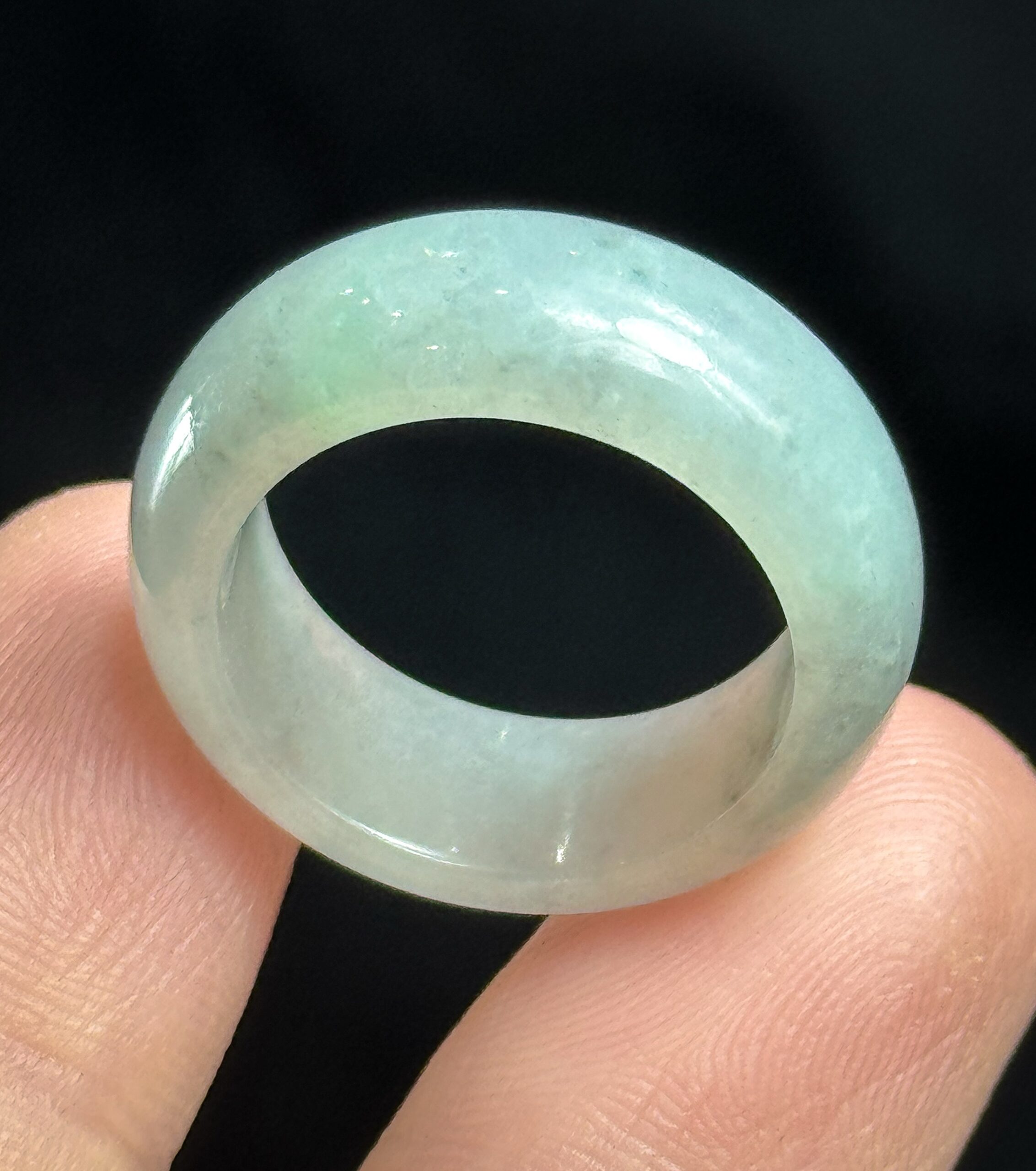 Nhẫn Jadeite Type A Bạch Thanh Phiêu Lục Gà Đen Nhẫn Jadeite Type A Bạch Thanh Phiêu Lục Gà Đen